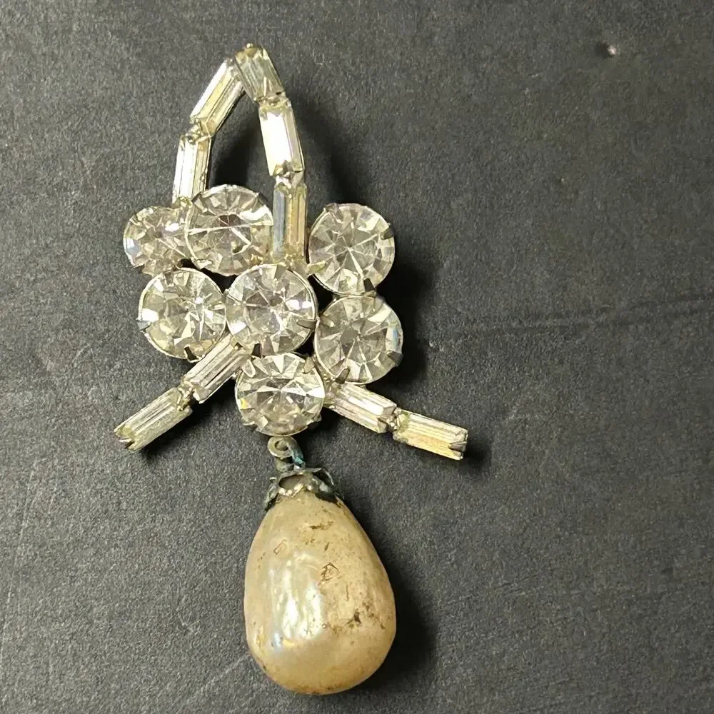 Vintage Round and Baguette Rhinestone‎ Faux Baroque Pearl Dangle Brooch